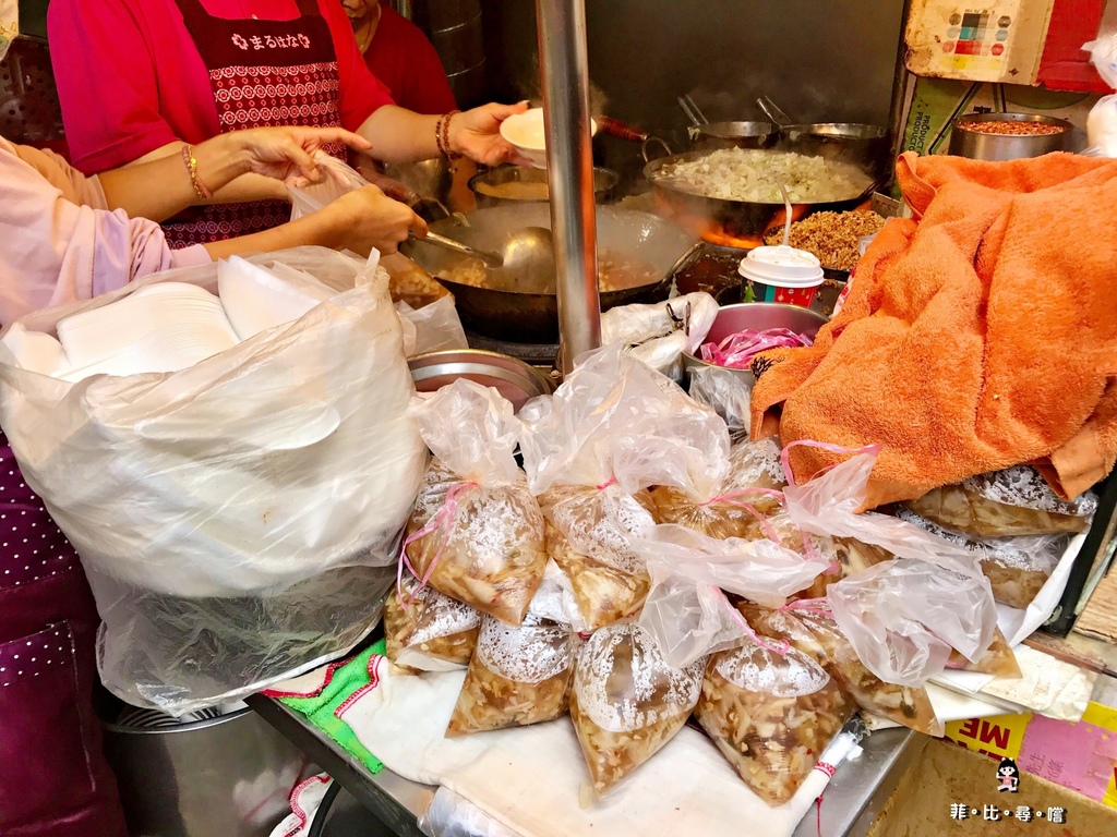板橋在地50年人氣美食！谷哥評價超過5000則 高記生炒魷魚 內行人這樣點！黃石市場美食 @兔貝比的菲比尋嚐
