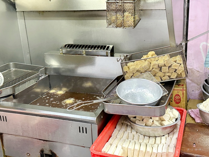 中港蚵仔麵線 從早賣到晚 在地人最愛的傳統小吃！ @兔貝比的菲比尋嚐