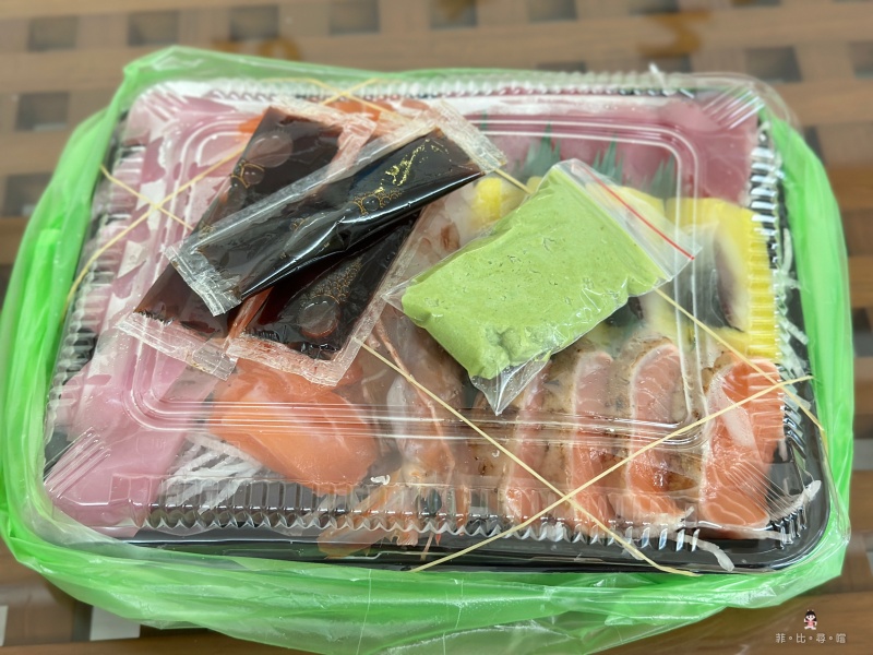 津之芳生魚片專賣店 隱藏在市場裡的排隊美食 新鮮甘甜CP值超高 生魚片控不能錯過！ @兔貝比的菲比尋嚐