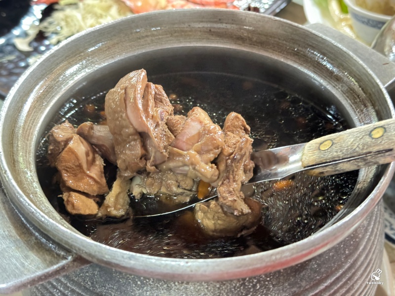 台灣山豬城 隱藏於林口山中的傳統台菜餐廳 入園免門票 超過10幾種動物猶如小型動物園！ @兔貝比的菲比尋嚐