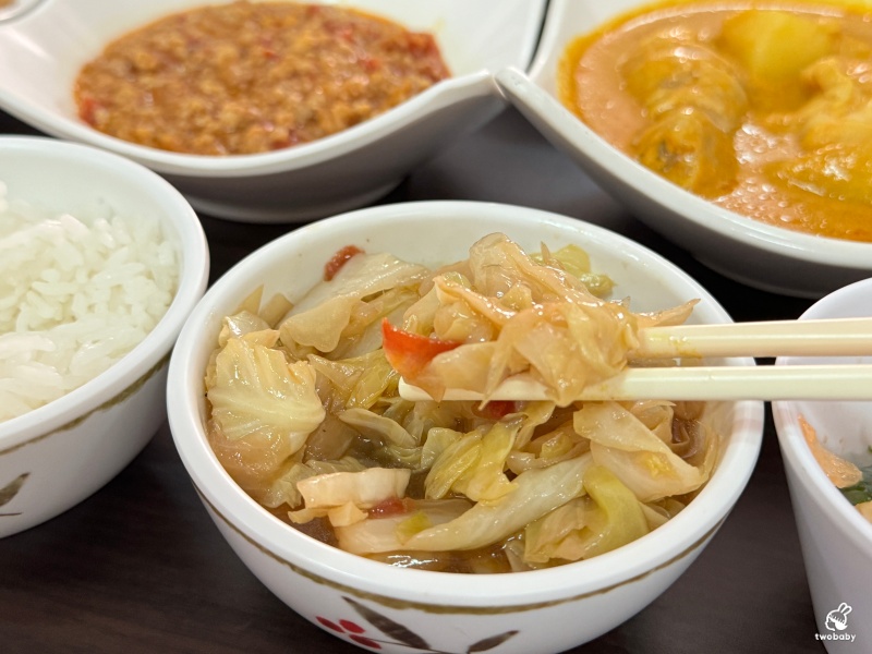 銀魚泰國料理 泰國料理只要100元 香米、泰式奶茶、西米露自助無限吃飽飽 平日午餐限定！ @兔貝比的菲比尋嚐