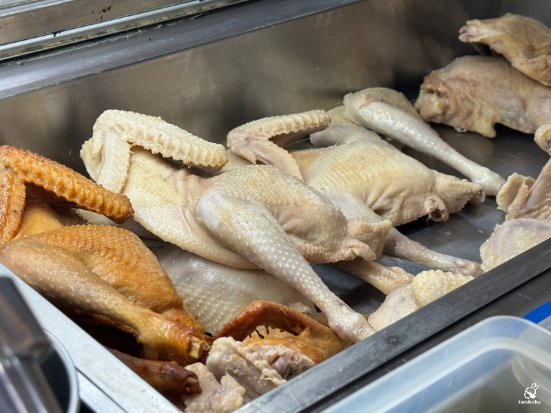 鹽水嗑雞 每日提供30種以上的新鮮蔬菜、滷味 夾到滿只要90元！ @兔貝比的菲比尋嚐