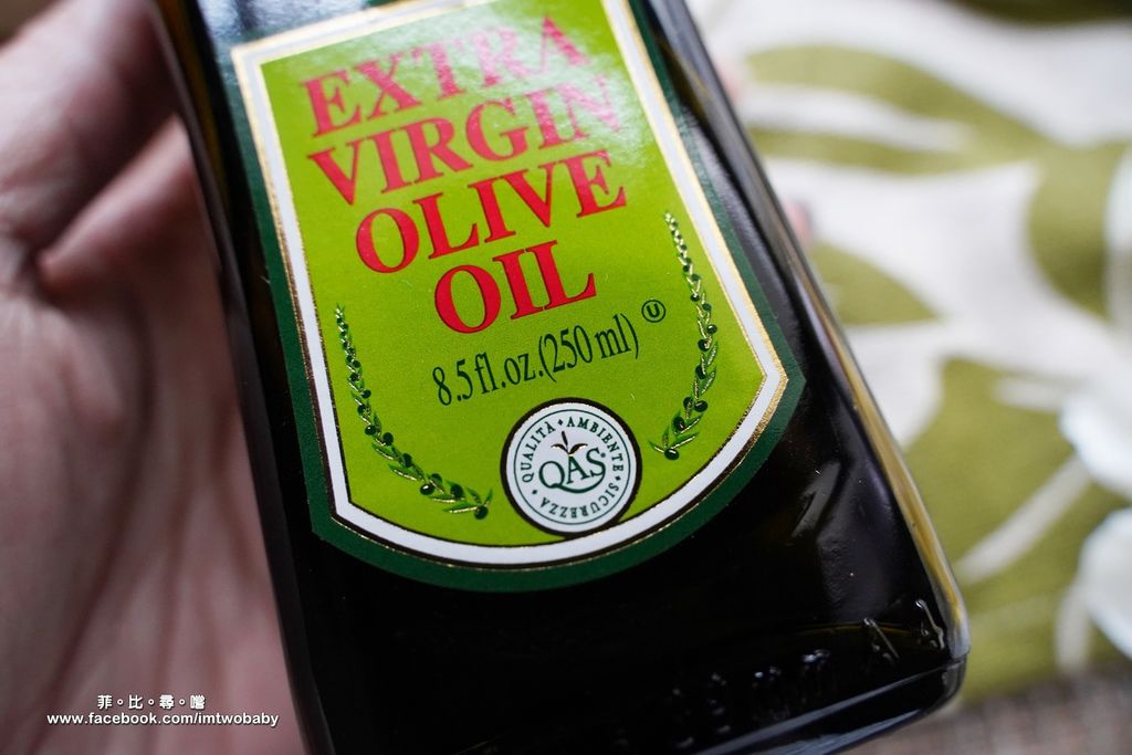 特級冷壓初榨橄欖油 豐富的橄欖多酚 油質清順香氣飽滿 健康油夠讚！ @兔貝比的菲比尋嚐