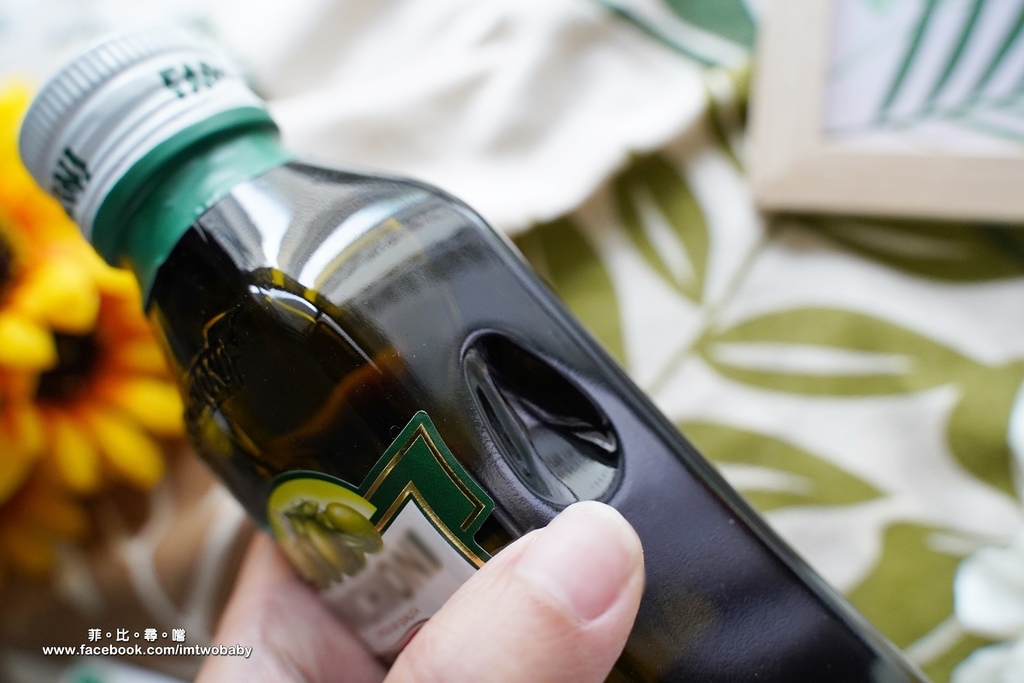 特級冷壓初榨橄欖油 豐富的橄欖多酚 油質清順香氣飽滿 健康油夠讚！ @兔貝比的菲比尋嚐