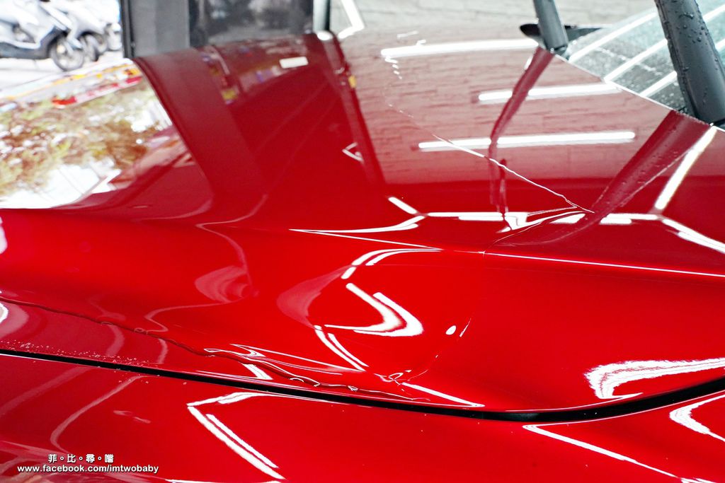 新車鍍膜首選 MOC墨刻鍍膜 日本專利技術頂級鍍膜工藝 讓愛車色澤豔麗久久 交給最專業的汽車沙龍！ @兔貝比的菲比尋嚐