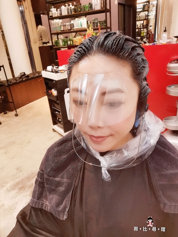 台北車站髮廊推薦 V show salon 染髮/護髮/剪髮/推薦黃馬克 雙色染在自然光下MIX更有型！ @兔貝比的菲比尋嚐
