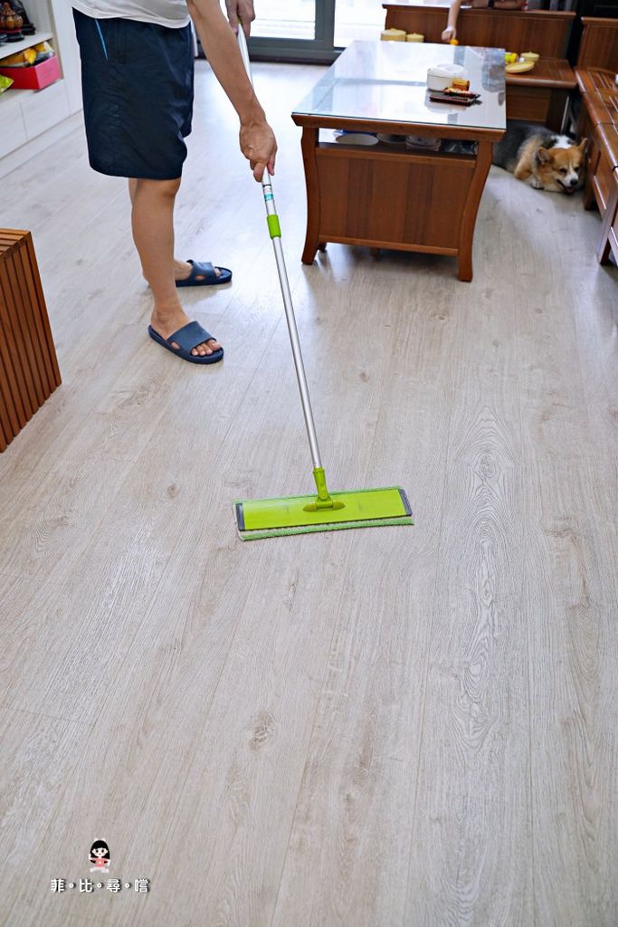 潔淨學地板抗蟎清潔液，驅離塵蟎打造低敏環境，地板清潔乾淨不黏腳 @兔貝比的菲比尋嚐