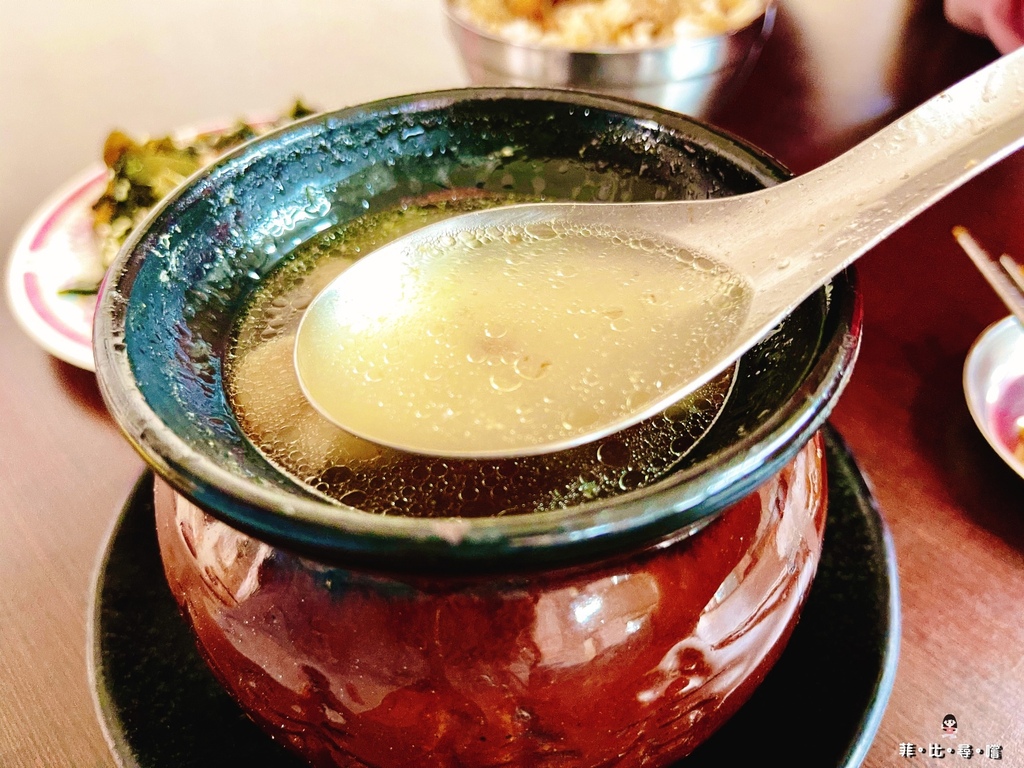 煨湯只要銅板價也太佛心！甕中甕炭火煨湯 來自江西傳統瓦罐老火煨湯 超過20種口味 費時12小時煨出一盅盅美味養生湯品！ @兔貝比的菲比尋嚐