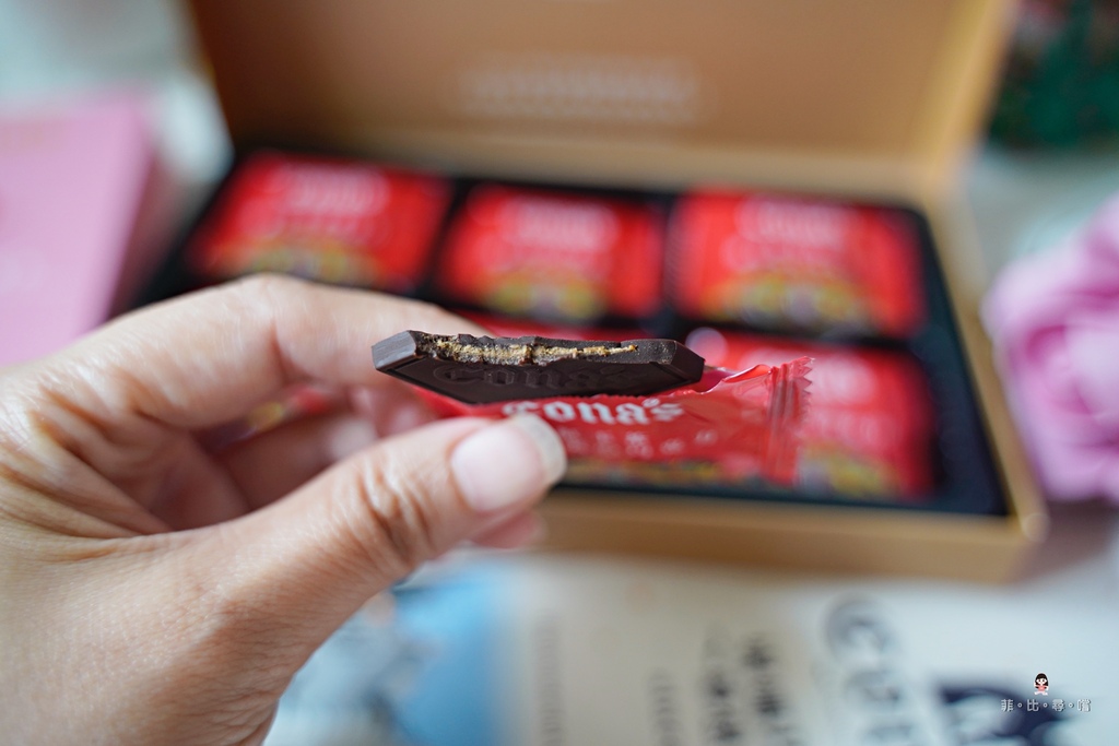 Cona&#8217;s 妮娜巧克力 台灣之光 世界大賽獲獎無數的米其林巧克力 浪漫系的星座巧克力、會爆漿的薄片夾心巧克力 讓您少女心爆棚！ @兔貝比的菲比尋嚐